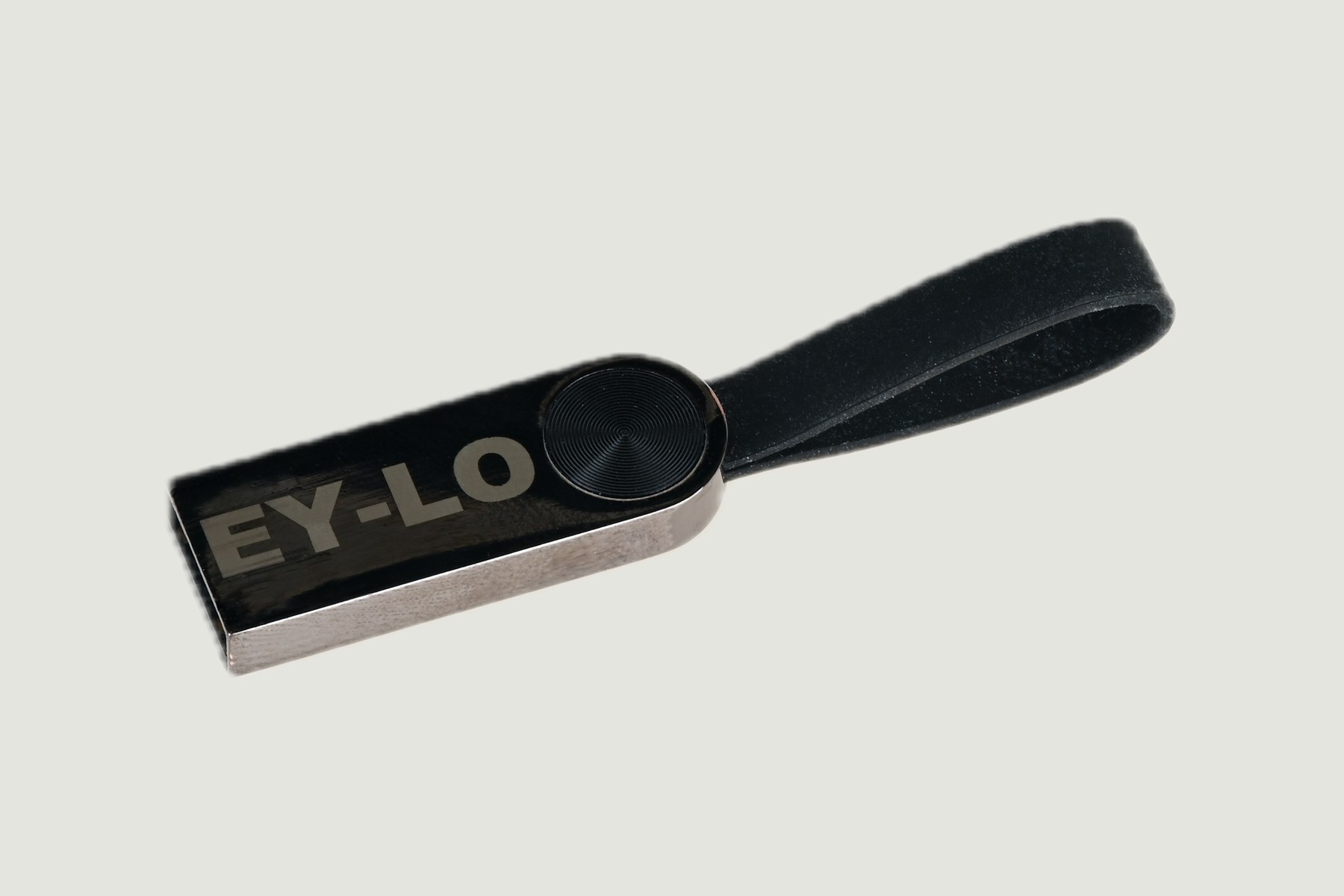 USB флашка EY-LO с помощник за инсталиране